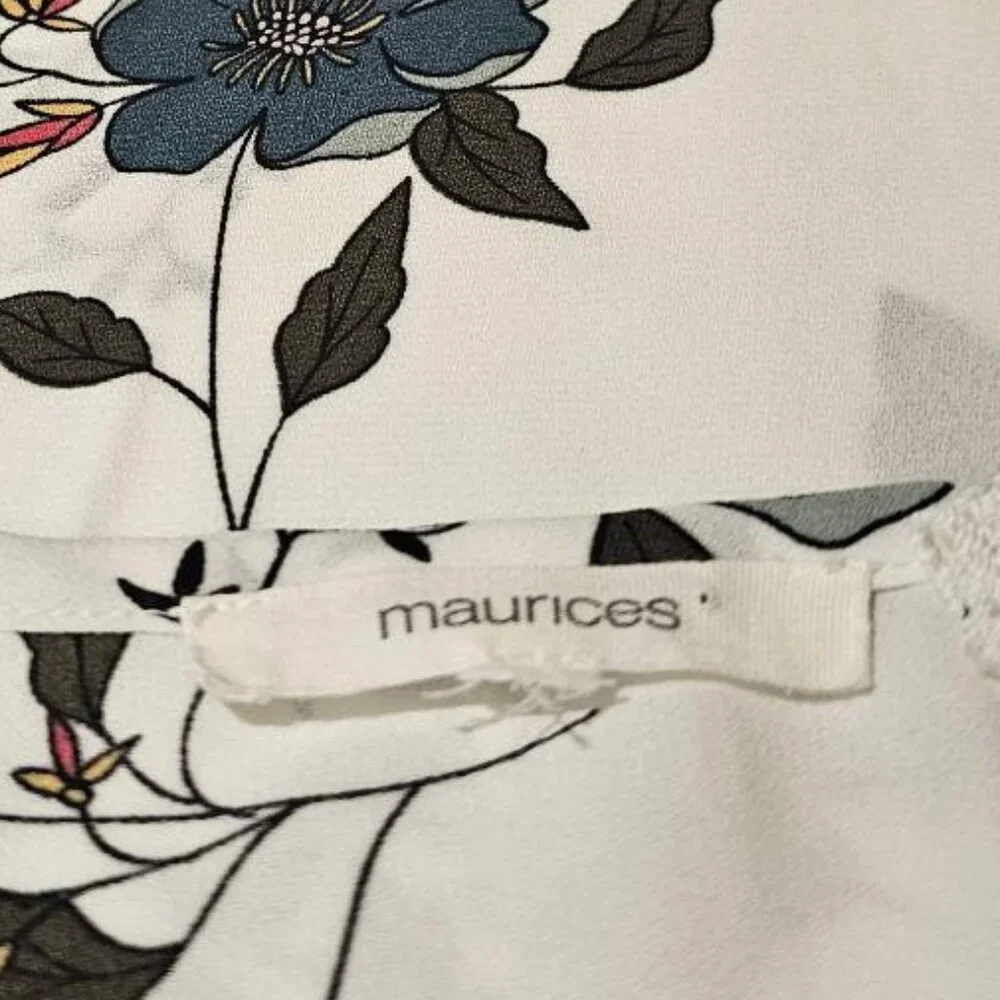 Maurices Women's Multicolor Floral Blouse Size 1X - Picture 3 of 5
